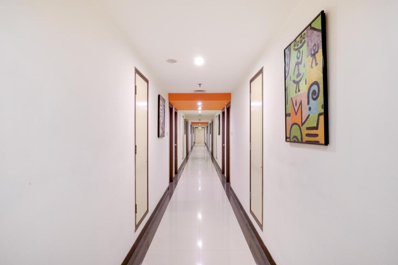 Red Fox By Lemon Tree Hotels, East Delhi Экстерьер фото