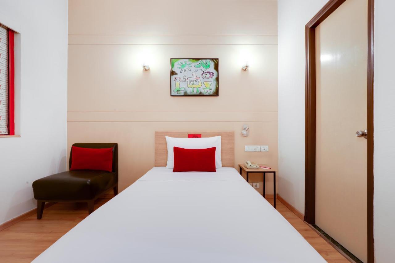 Red Fox By Lemon Tree Hotels, East Delhi Экстерьер фото