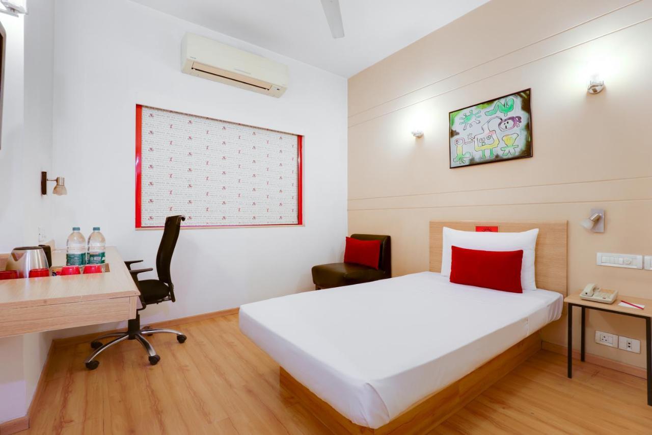 Red Fox By Lemon Tree Hotels, East Delhi Экстерьер фото