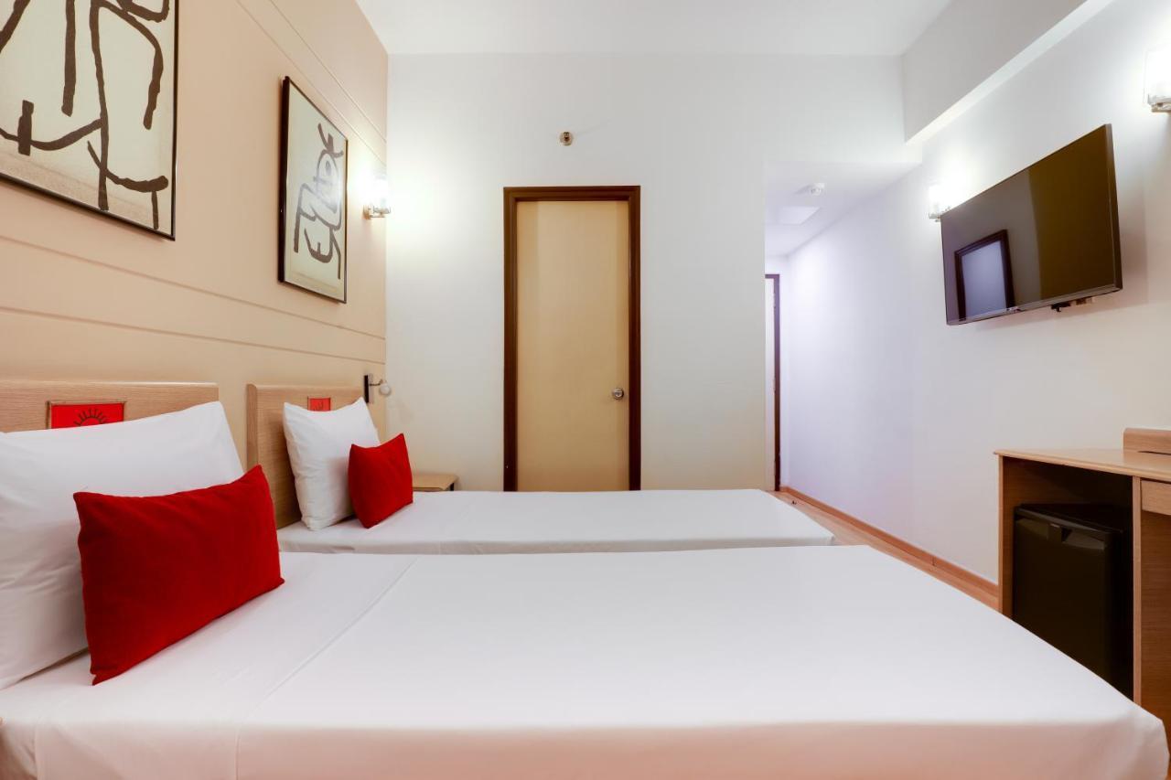 Red Fox By Lemon Tree Hotels, East Delhi Экстерьер фото
