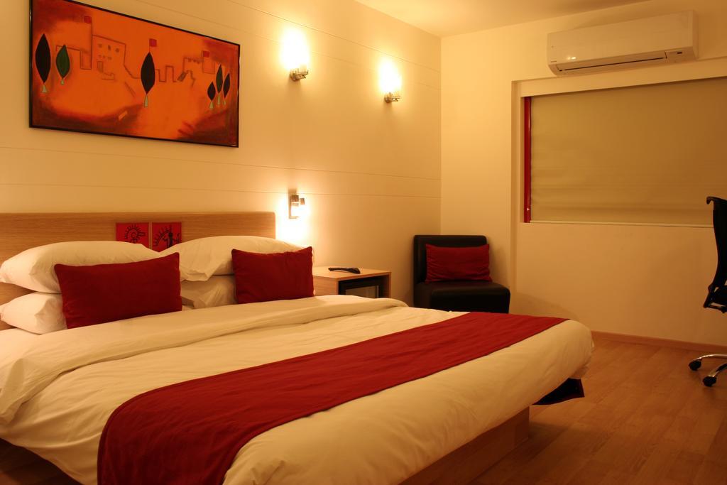 Red Fox By Lemon Tree Hotels, East Delhi Экстерьер фото
